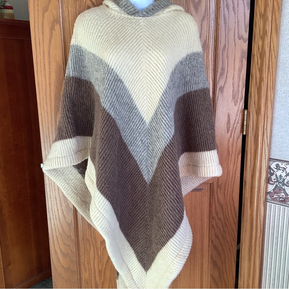 ICEWOOL  pure New Wool poncho marked M, I’d think OS?